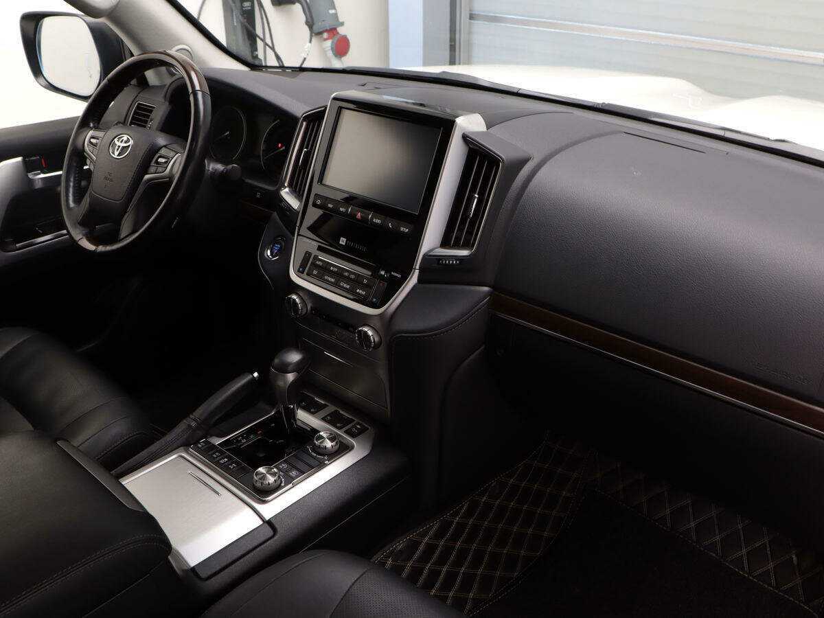 Toyota Land Cruiser с пробегом — 2019 год. Фото: #6