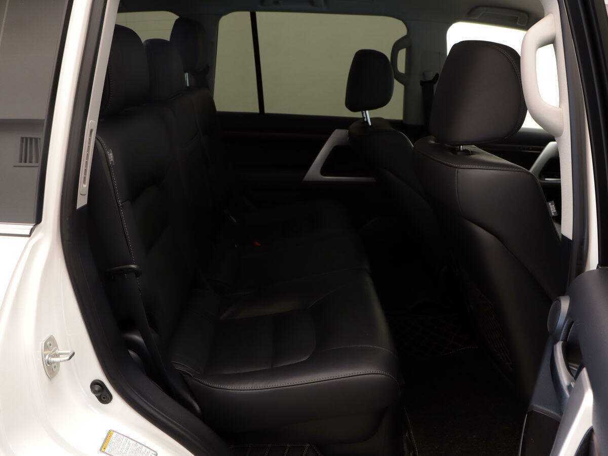 Toyota Land Cruiser с пробегом — 2019 год. Фото: #7