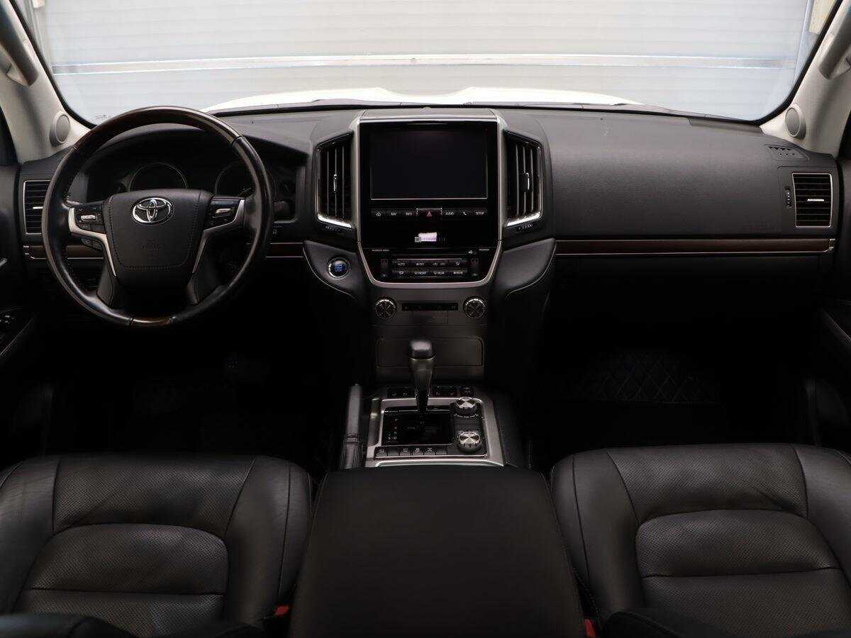 Toyota Land Cruiser с пробегом — 2019 год. Фото: #8