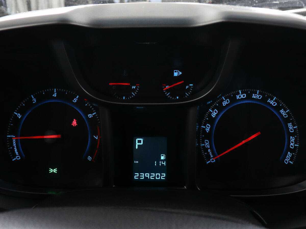 Chevrolet Orlando с пробегом — 2012 год. Фото: #10