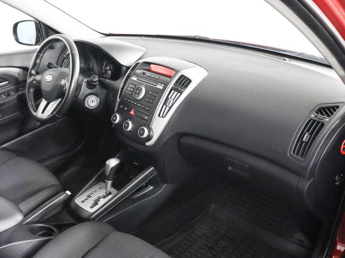 Kia Ceed с пробегом — 2010 год. Фото: #9