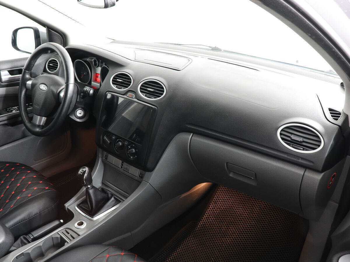 Ford Focus с пробегом — 2010 год. Фото: #9