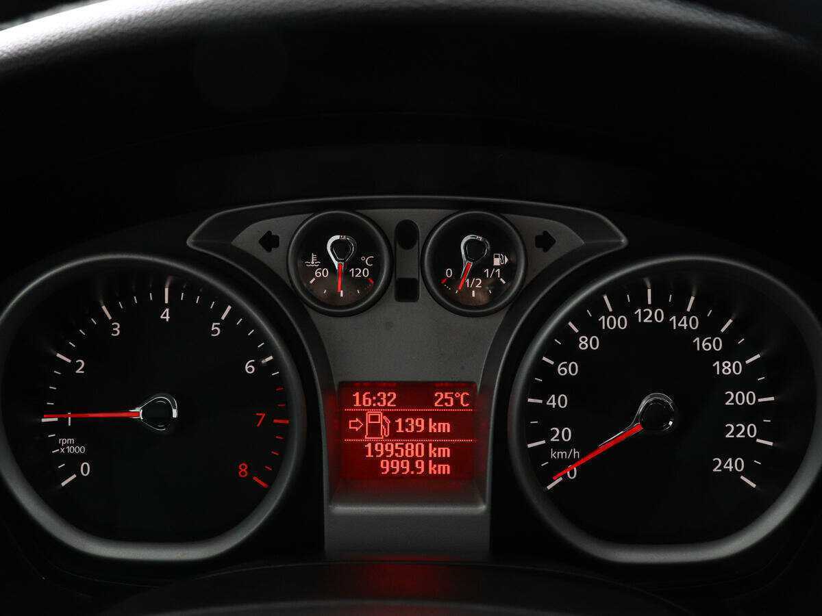 Ford Focus с пробегом — 2010 год. Фото: #10