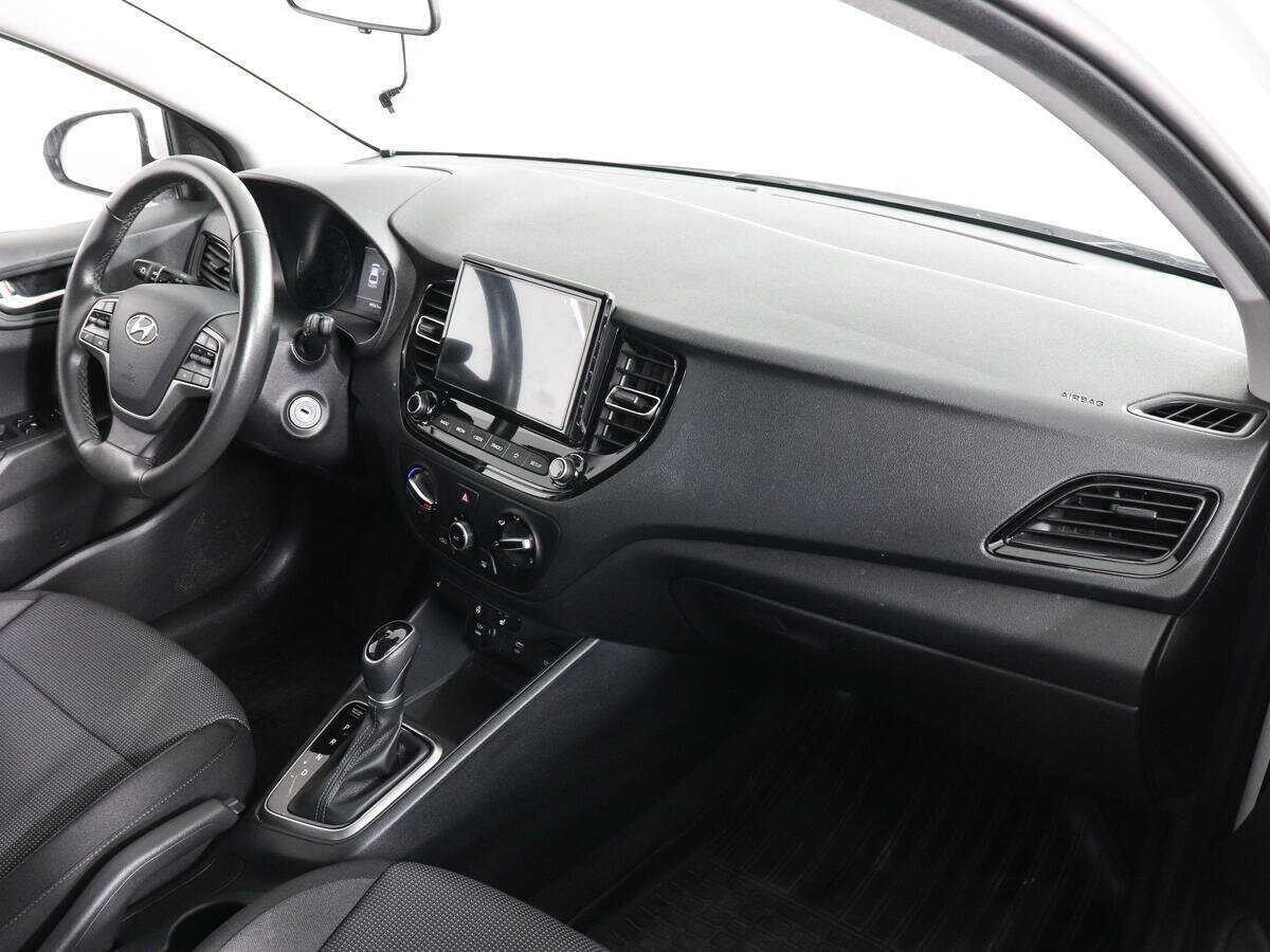 Hyundai Solaris с пробегом — 2021 год. Фото: #9