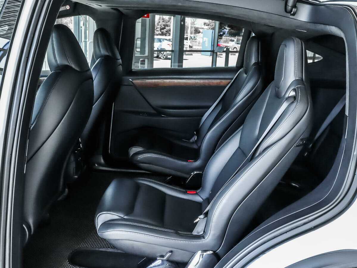 Tesla Model X с пробегом — 2020 год. Фото: #14
