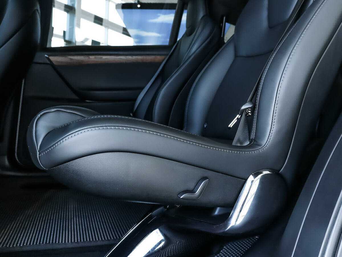 Tesla Model X с пробегом — 2020 год. Фото: #15