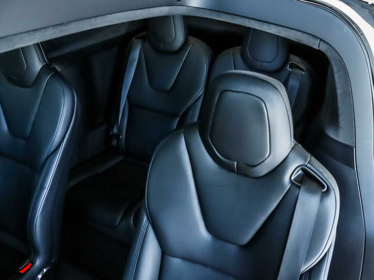 Tesla Model X с пробегом — 2020 год. Фото: #16