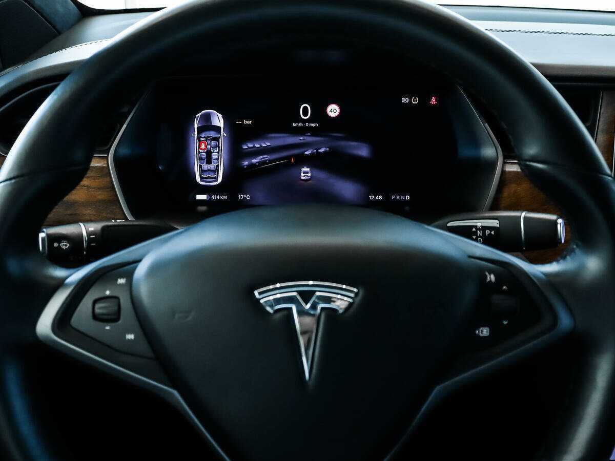 Tesla Model X с пробегом — 2020 год. Фото: #23