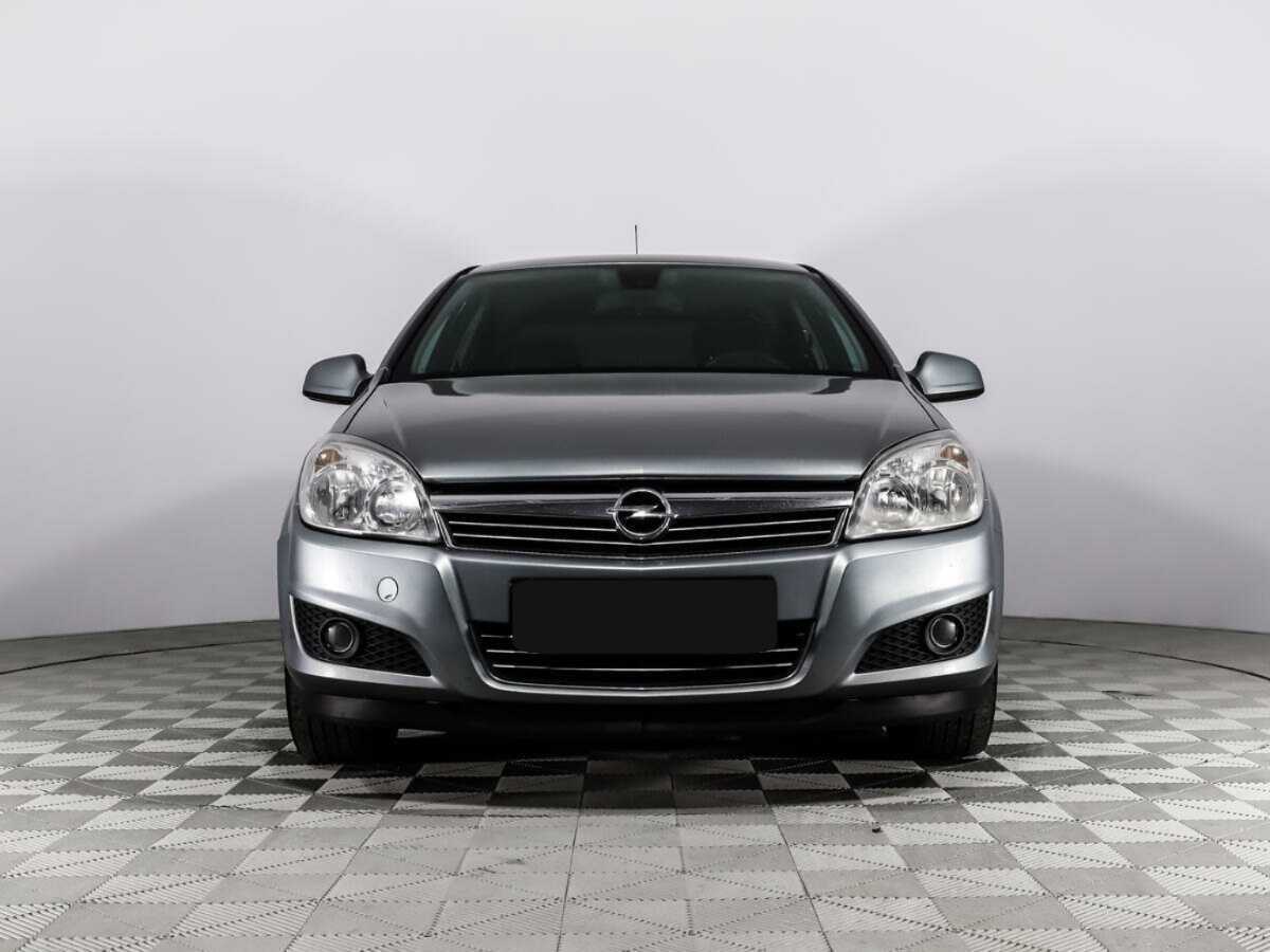 Opel Astra с пробегом — 2010 год. Фото: #1