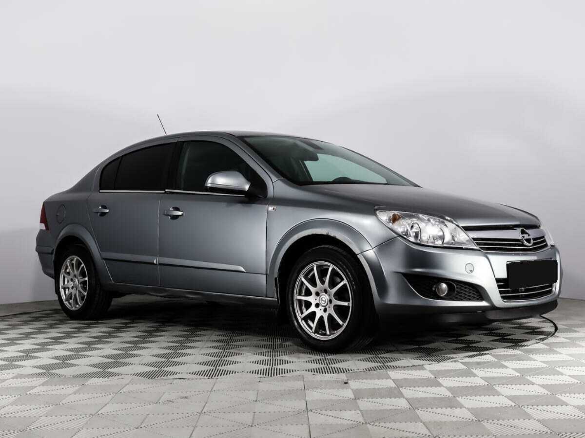 Opel Astra с пробегом — 2010 год. Фото: #2