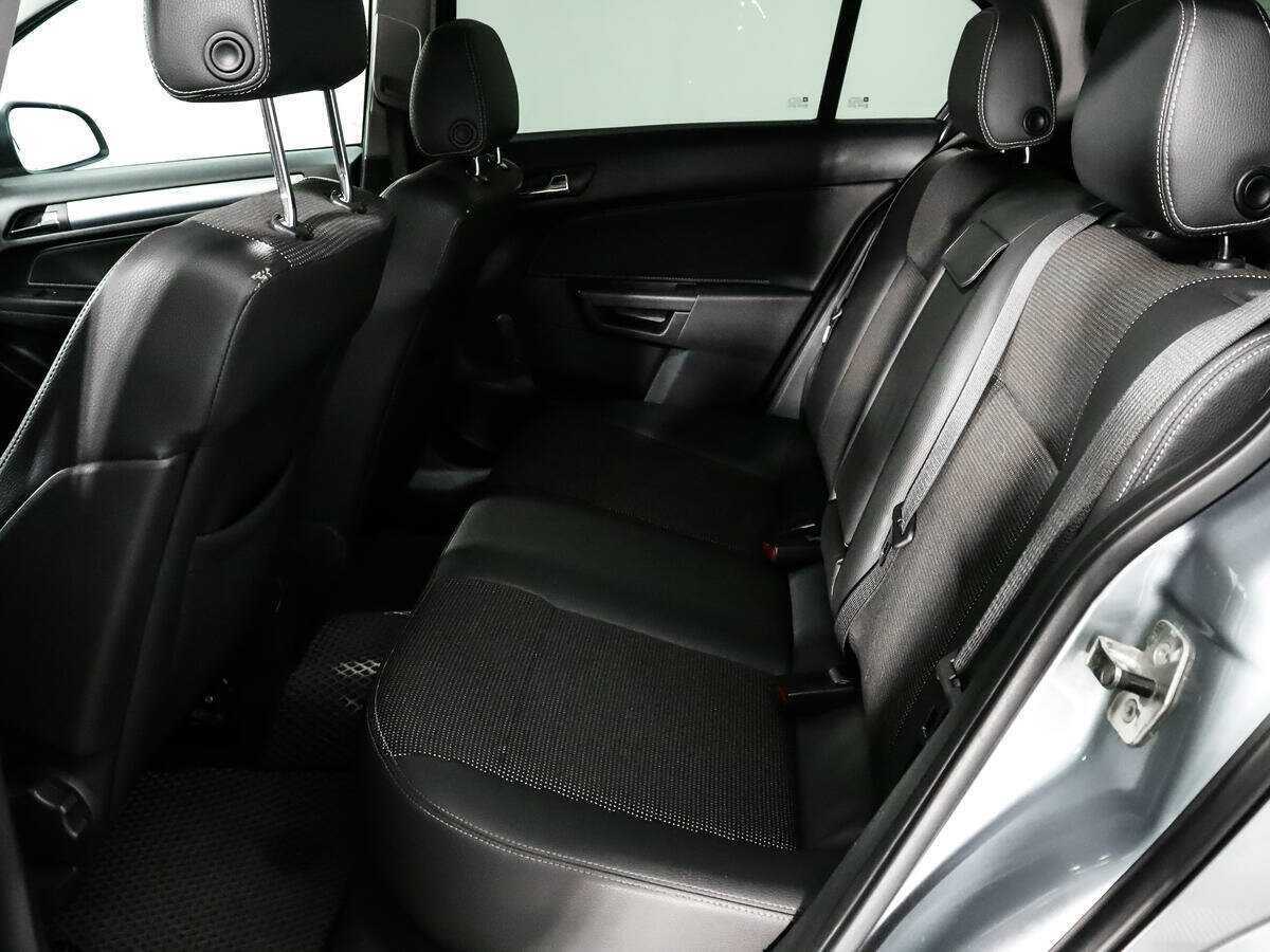 Opel Astra с пробегом — 2010 год. Фото: #9
