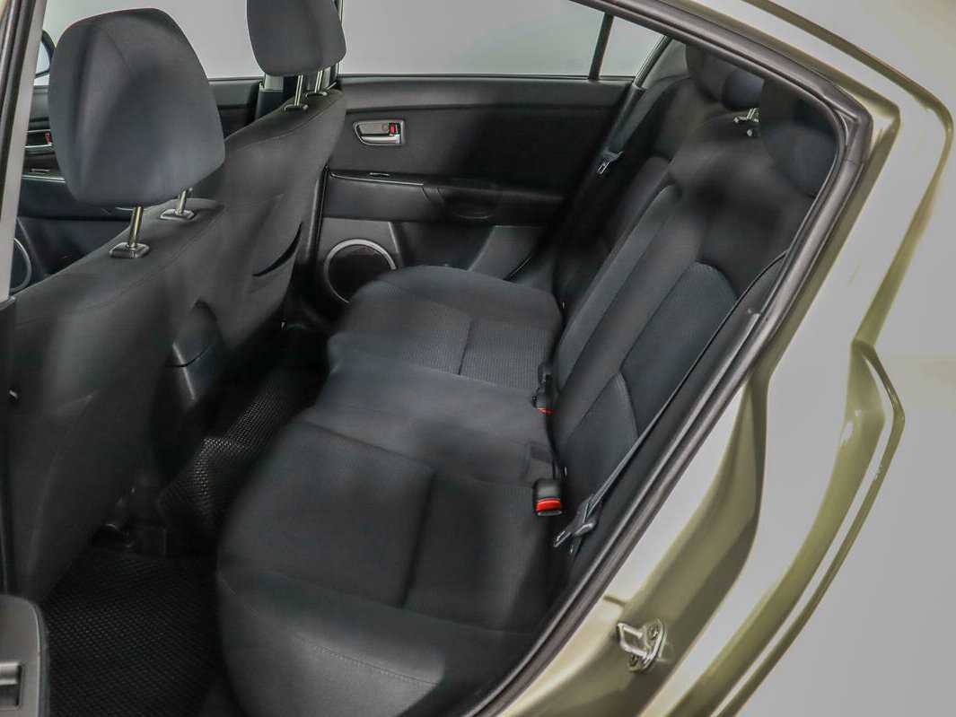Mazda 3 с пробегом — 2007 год. Фото: #9