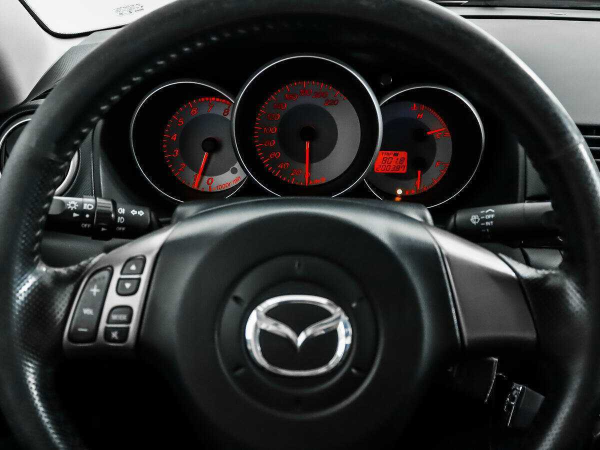 Mazda 3 с пробегом — 2007 год. Фото: #14