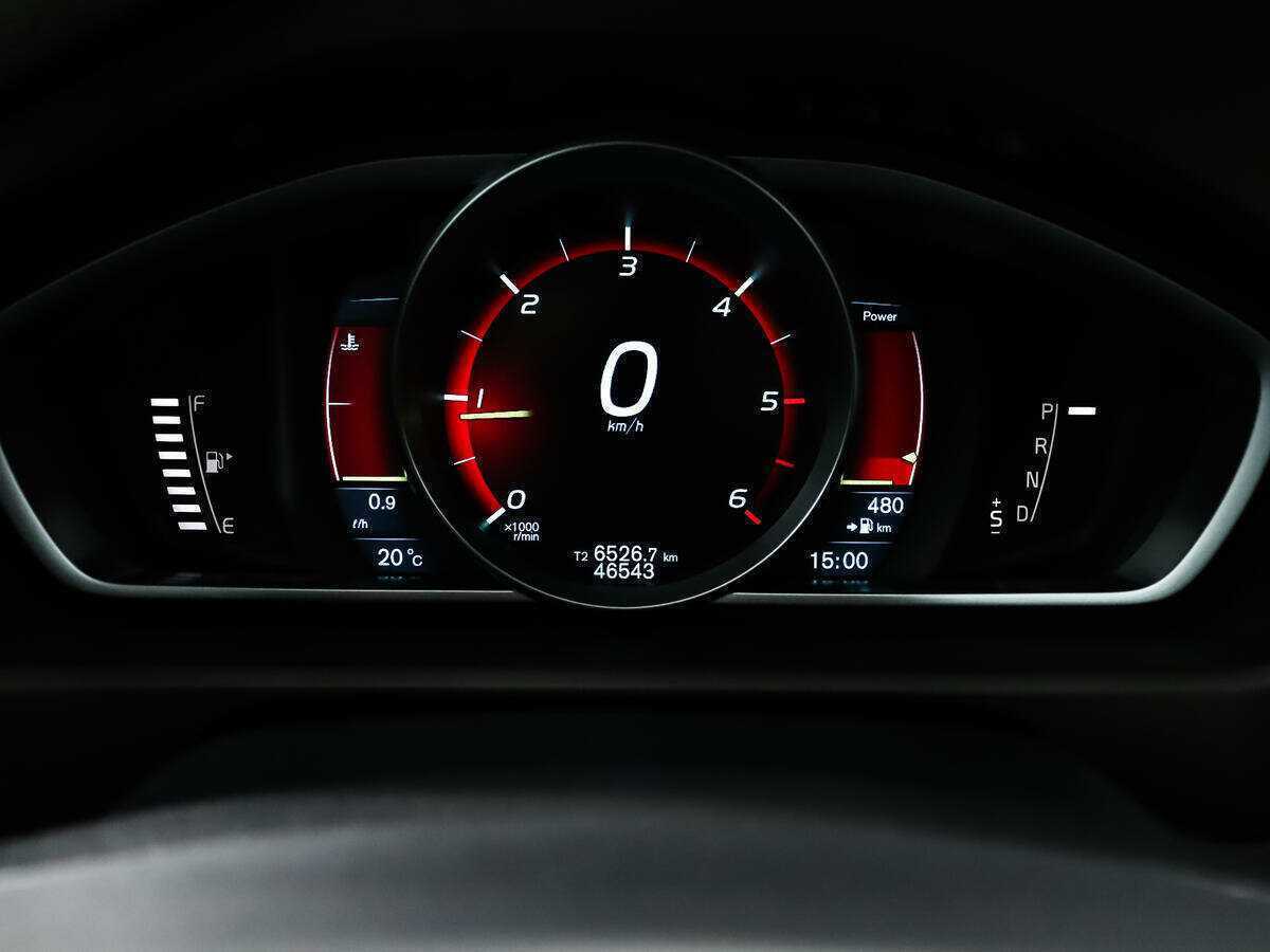 Volvo V40 Cross Country с пробегом — 2013 год. Фото: #10