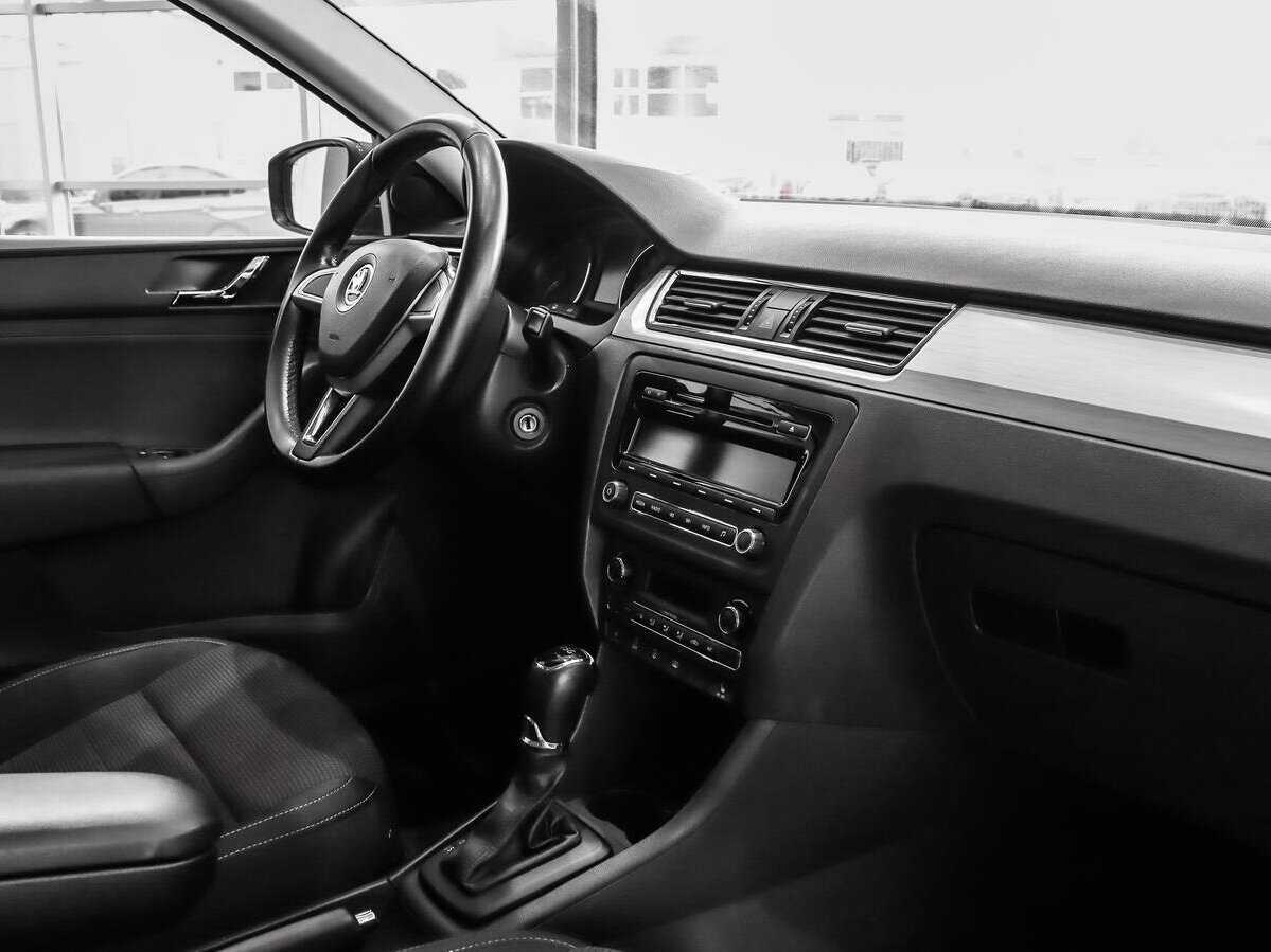 Skoda Rapid с пробегом — 2014 год. Фото: #9