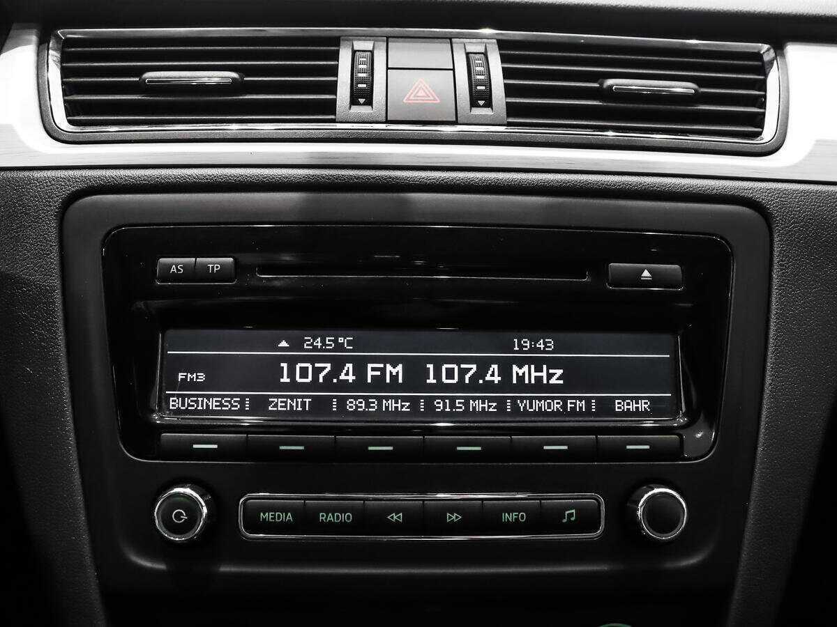 Skoda Rapid с пробегом — 2014 год. Фото: #11