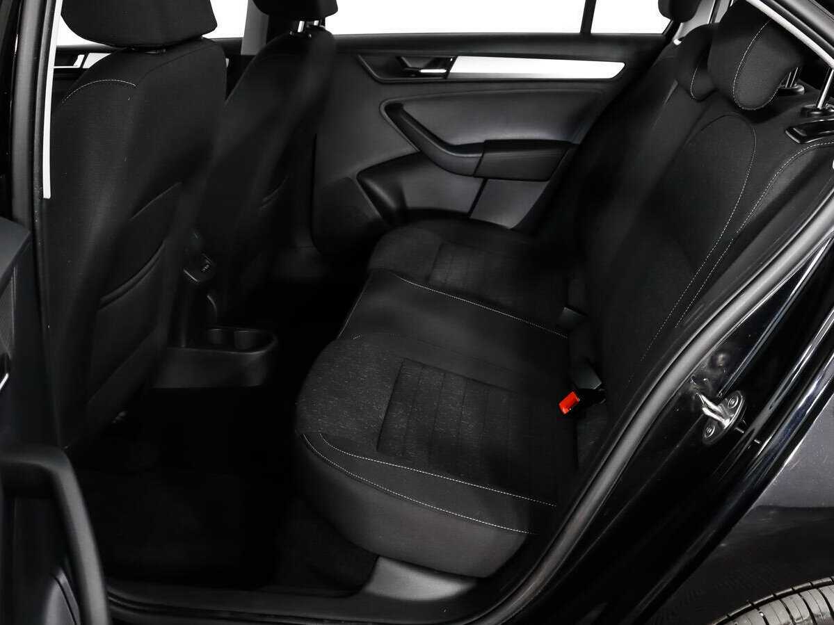 Skoda Rapid с пробегом — 2021 год. Фото: #10