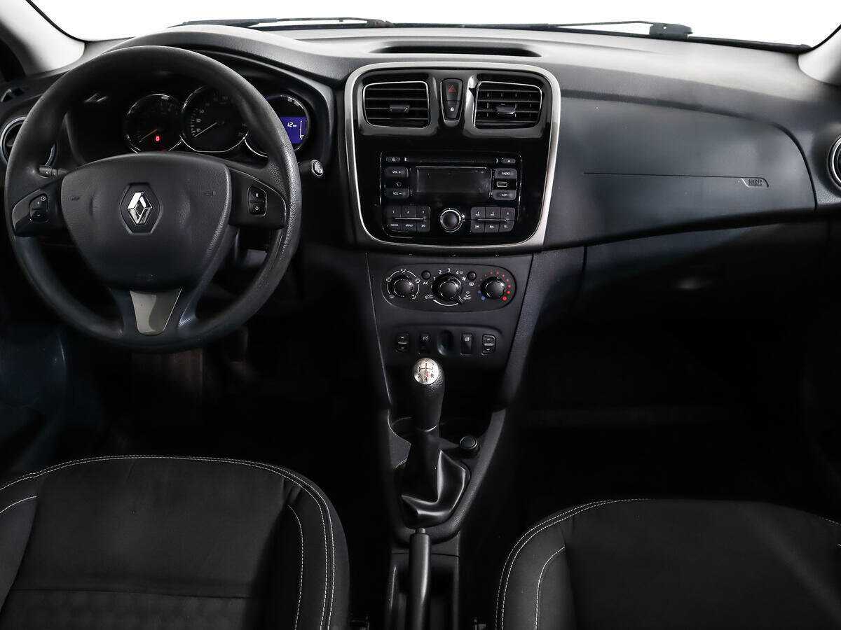 Renault Logan с пробегом — 2014 год. Фото: #11