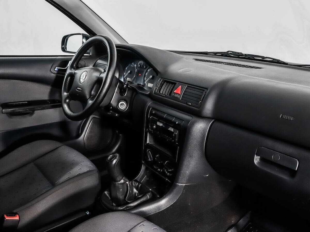 Skoda Octavia с пробегом — 2008 год. Фото: #10