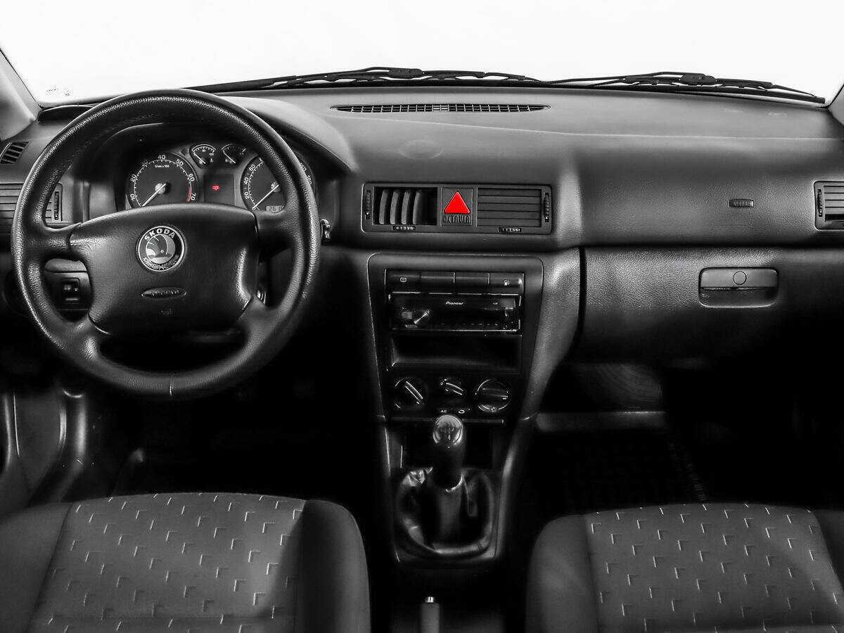 Skoda Octavia с пробегом — 2008 год. Фото: #11