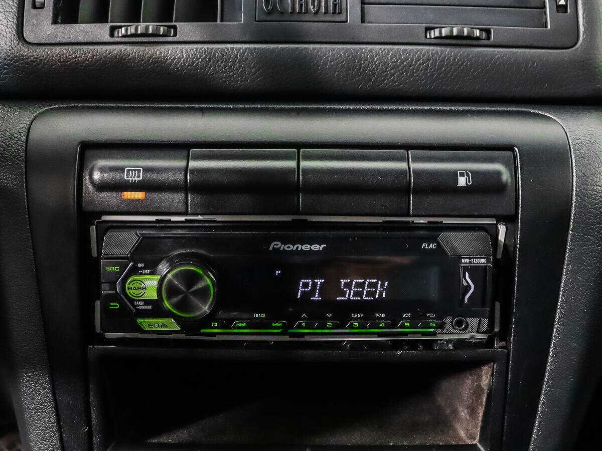 Skoda Octavia с пробегом — 2008 год. Фото: #12