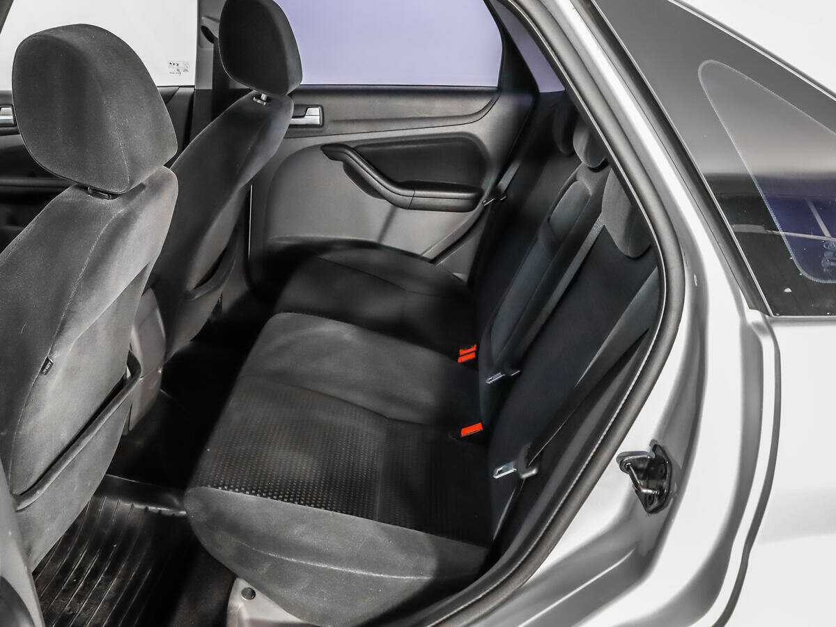 Ford Focus с пробегом — 2006 год. Фото: #9