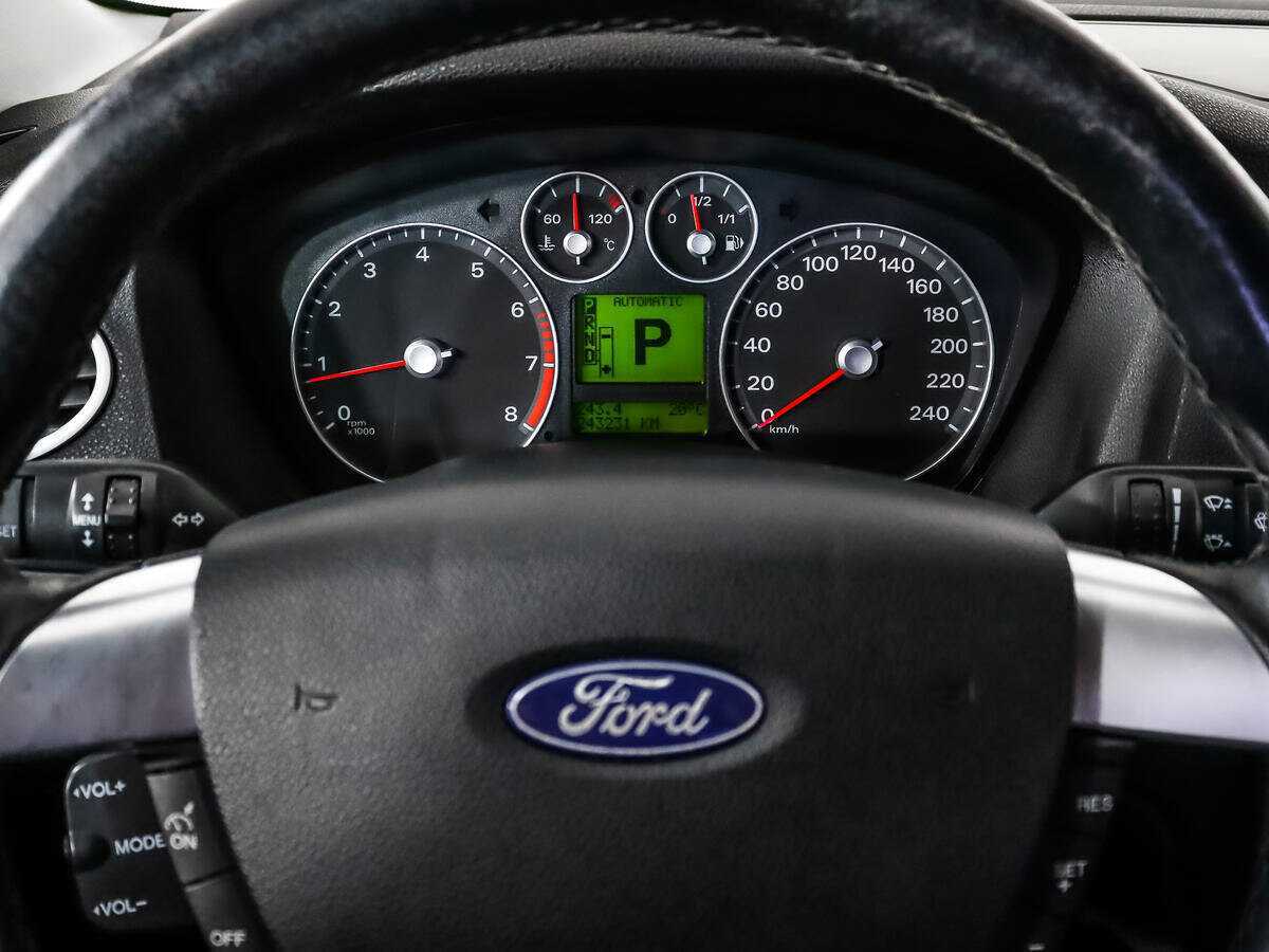 Ford Focus с пробегом — 2006 год. Фото: #15