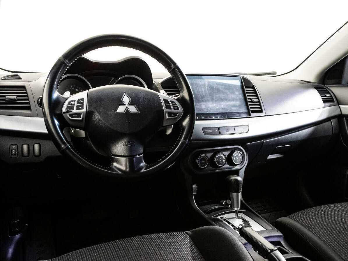 Mitsubishi Lancer с пробегом — 2010 год. Фото: #10