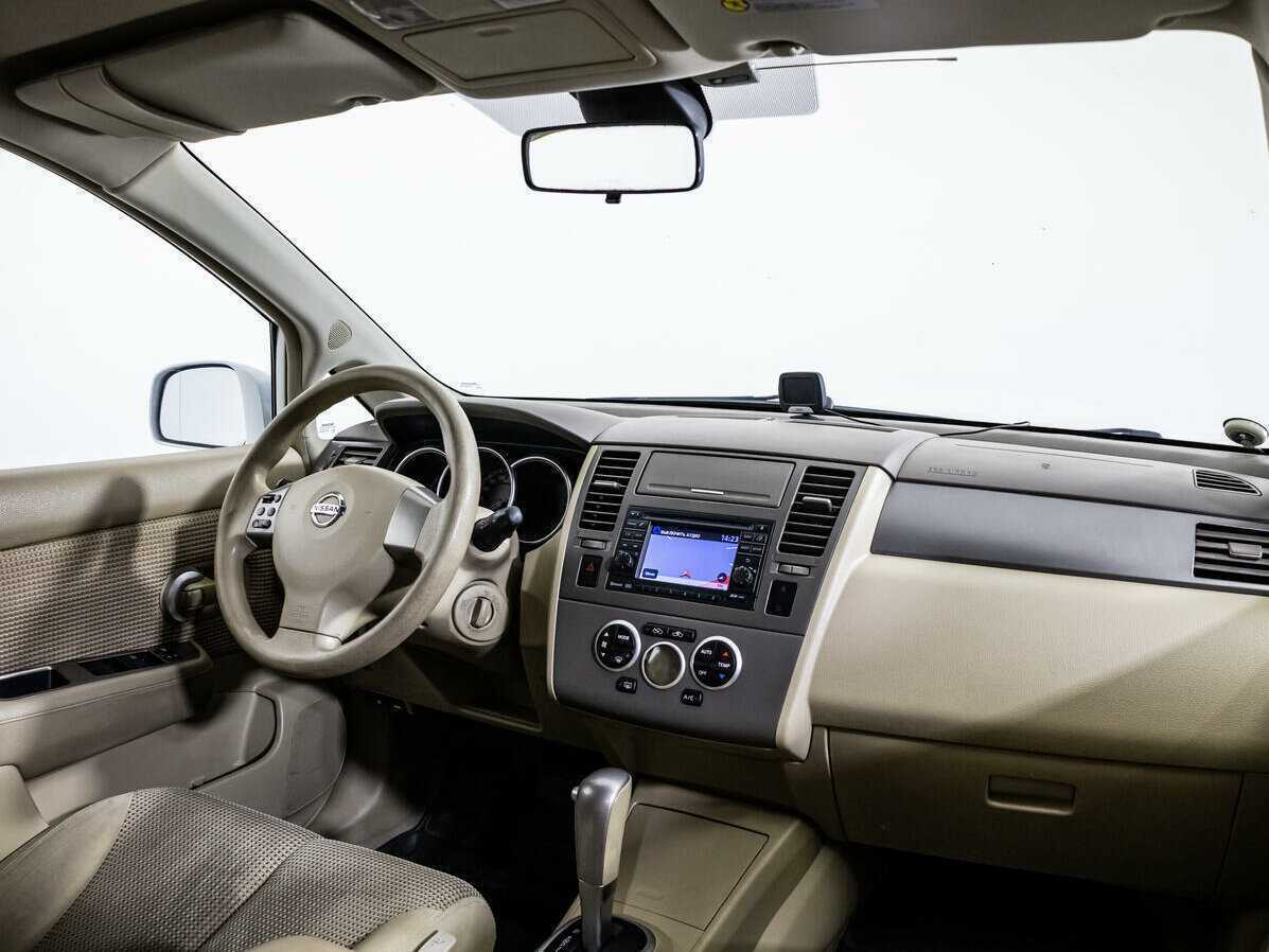 Nissan Tiida с пробегом — 2011 год. Фото: #8