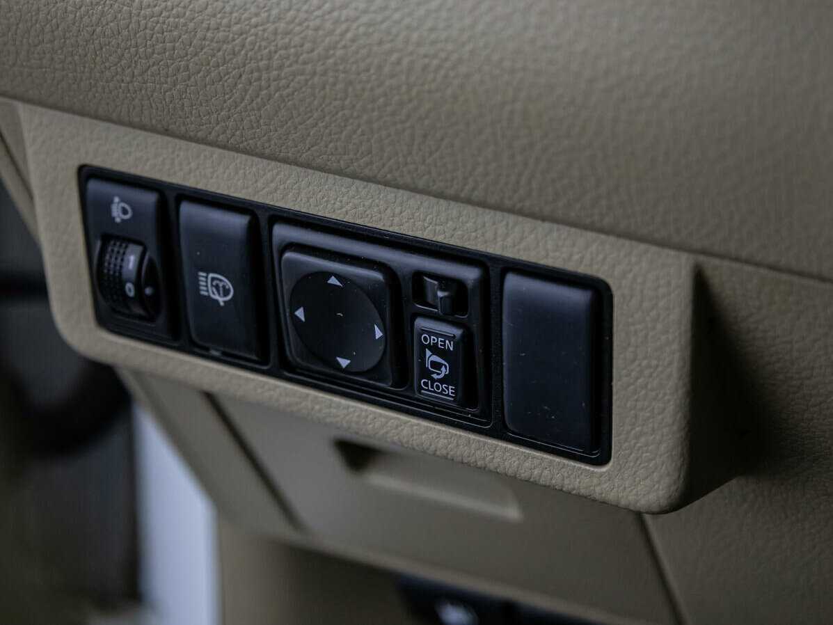 Nissan Tiida с пробегом — 2011 год. Фото: #14