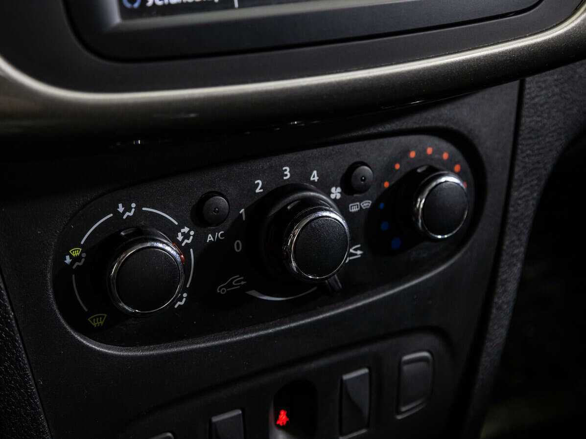 Renault Logan с пробегом — 2019 год. Фото: #15