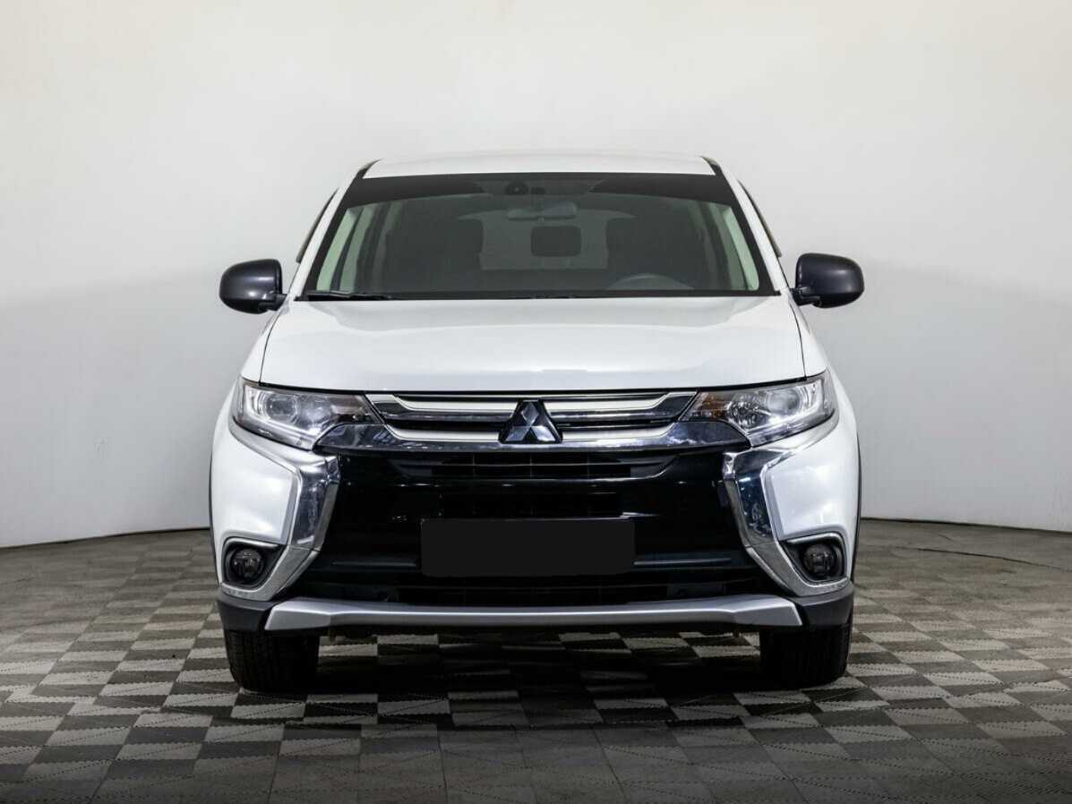 Mitsubishi Outlander с пробегом — 2018 год. Фото: #1