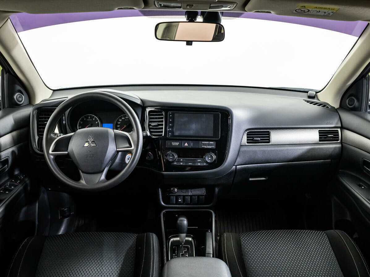 Mitsubishi Outlander с пробегом — 2018 год. Фото: #10