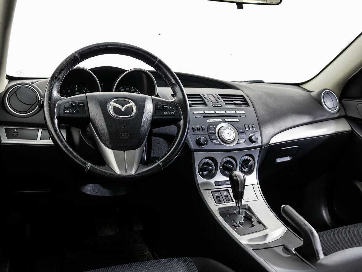Mazda 3 с пробегом — 2010 год. Фото: #10