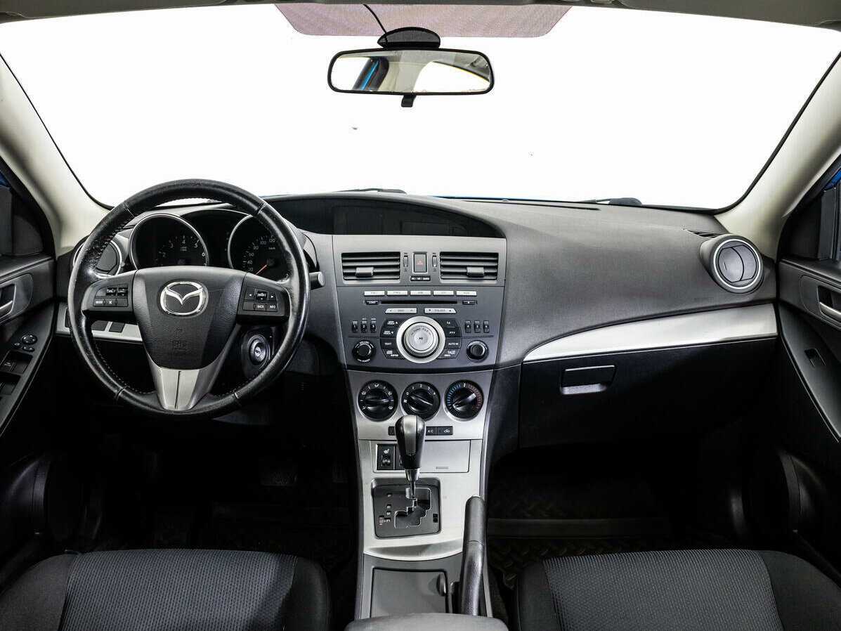 Mazda 3 с пробегом — 2010 год. Фото: #11