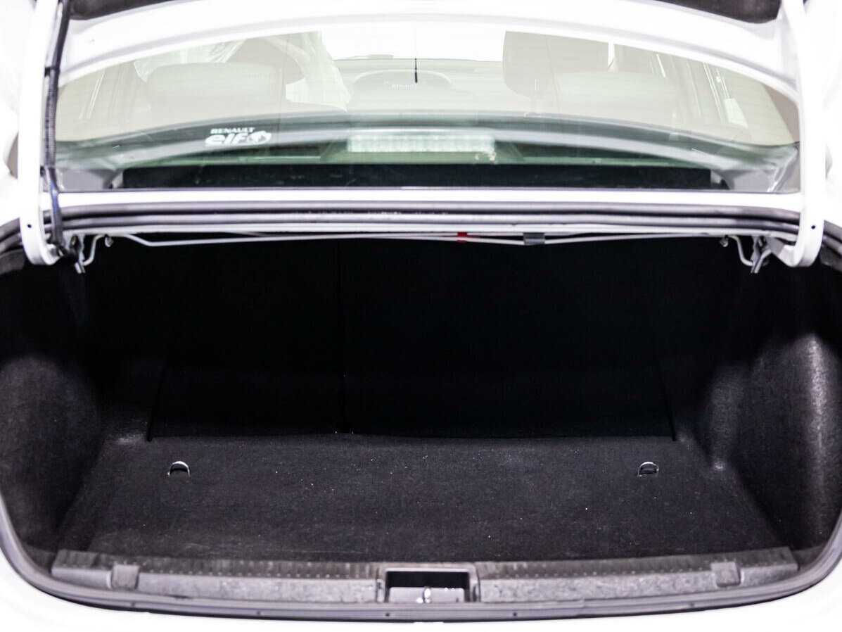 Renault Fluence с пробегом — 2013 год. Фото: #16