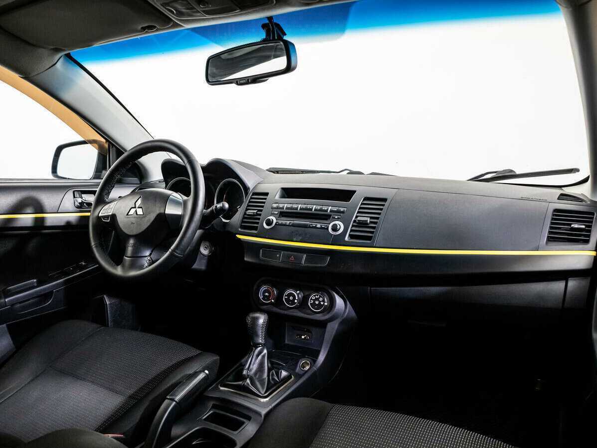 Mitsubishi Lancer с пробегом — 2010 год. Фото: #6