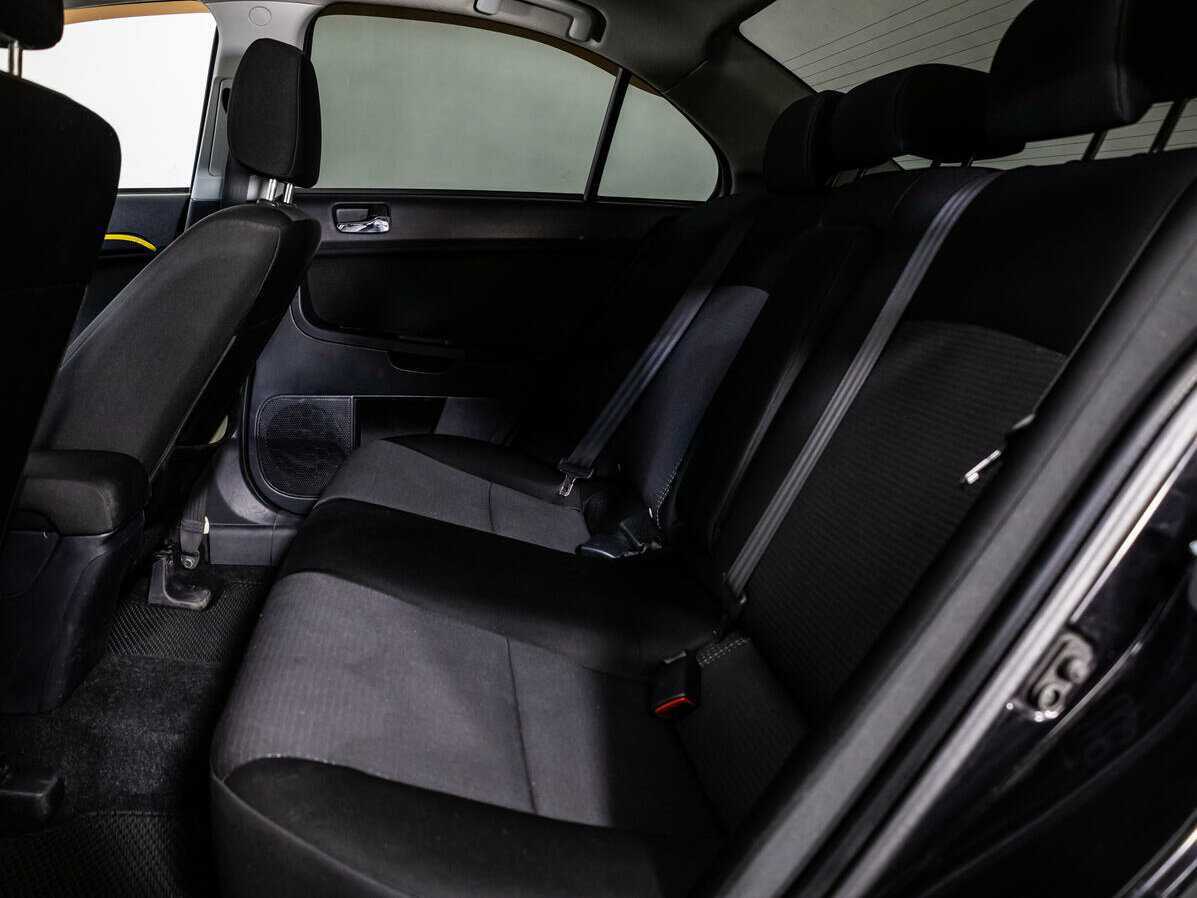 Mitsubishi Lancer с пробегом — 2010 год. Фото: #7