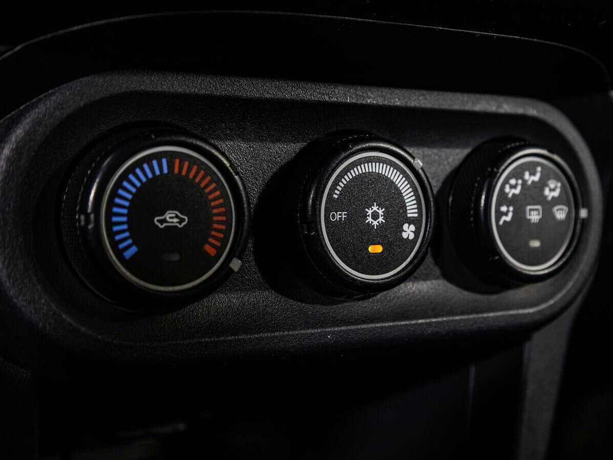 Mitsubishi Lancer с пробегом — 2010 год. Фото: #11