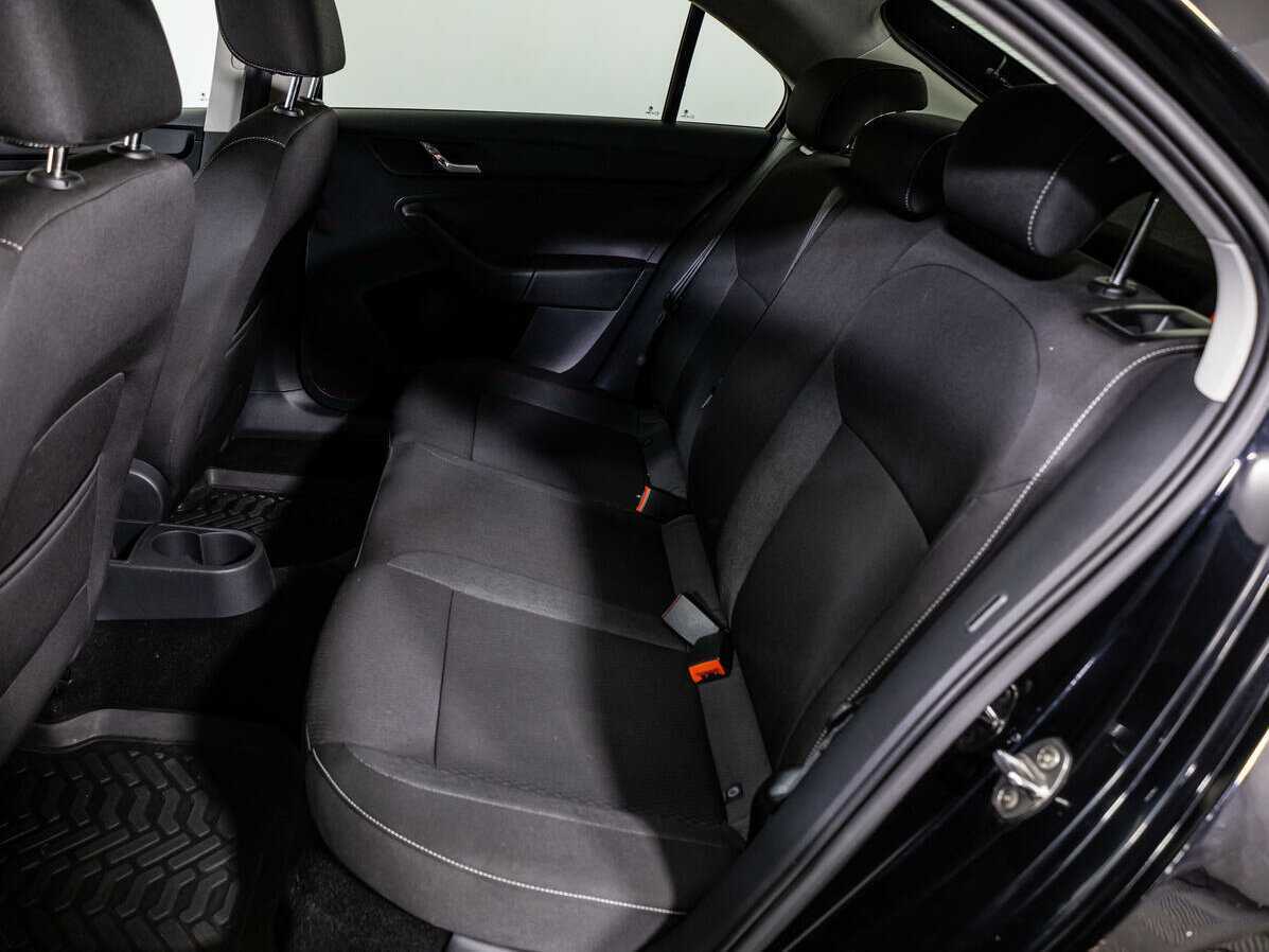 Skoda Rapid с пробегом — 2016 год. Фото: #7