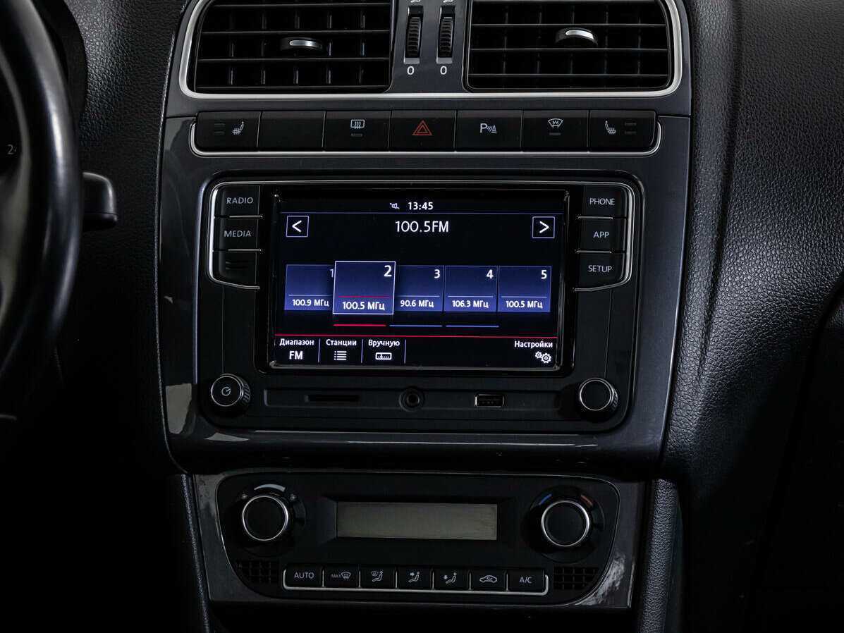 Volkswagen Polo с пробегом — 2018 год. Фото: #11