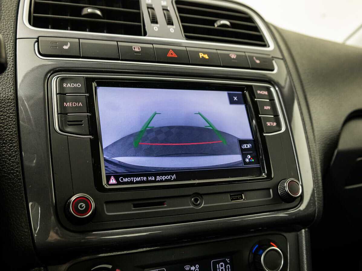 Volkswagen Polo с пробегом — 2018 год. Фото: #13