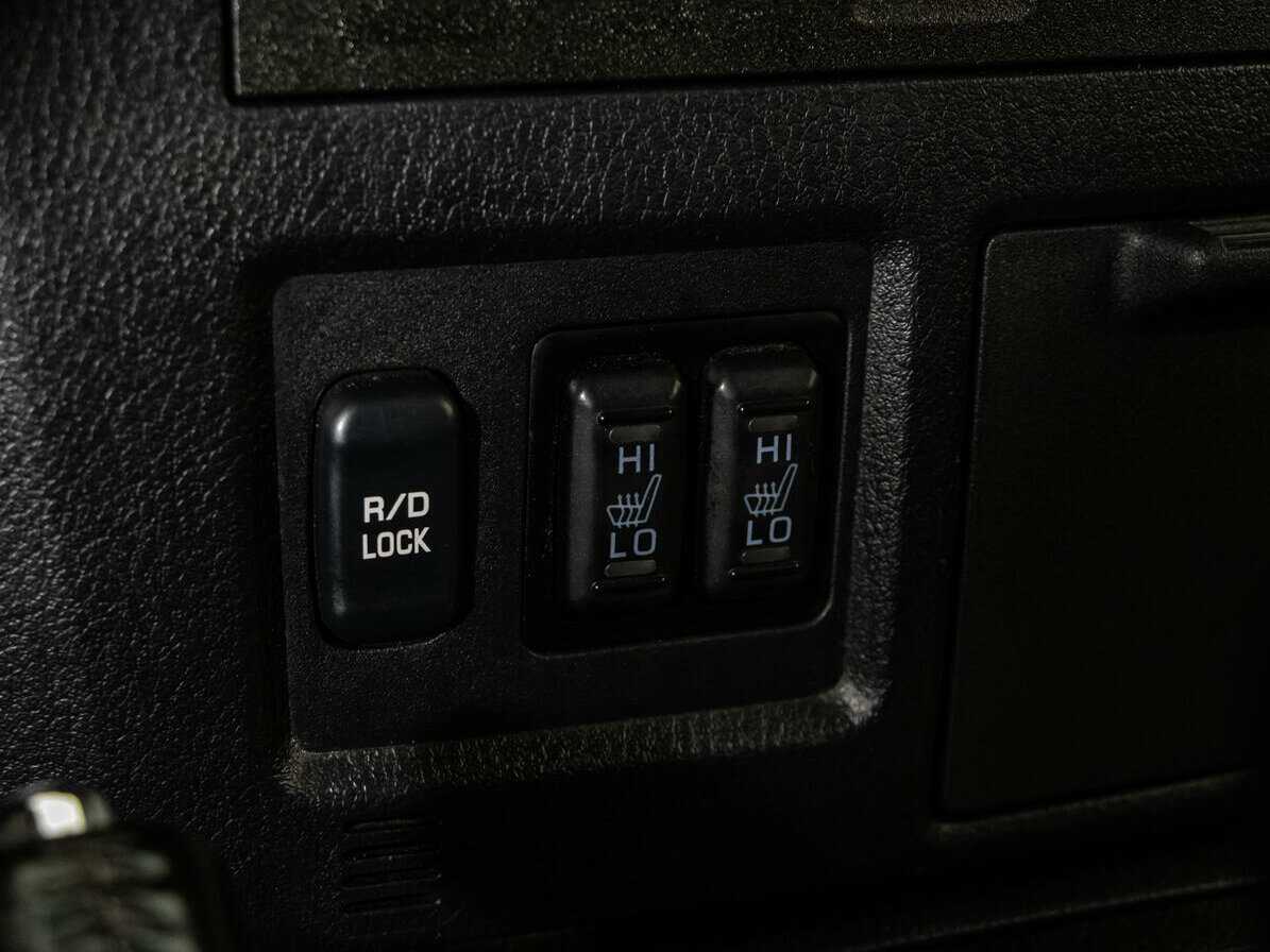 Mitsubishi Pajero с пробегом — 2011 год. Фото: #16