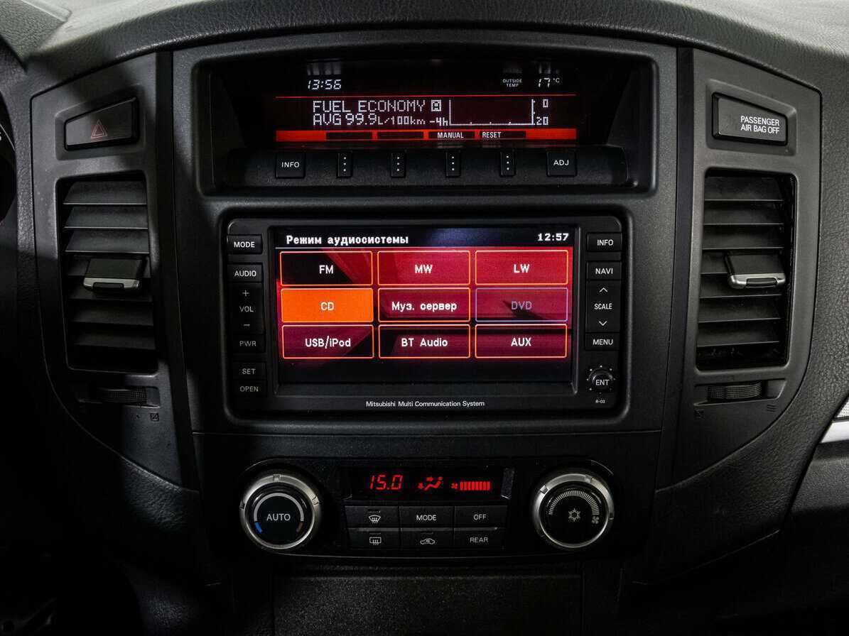 Mitsubishi Pajero с пробегом — 2011 год. Фото: #17