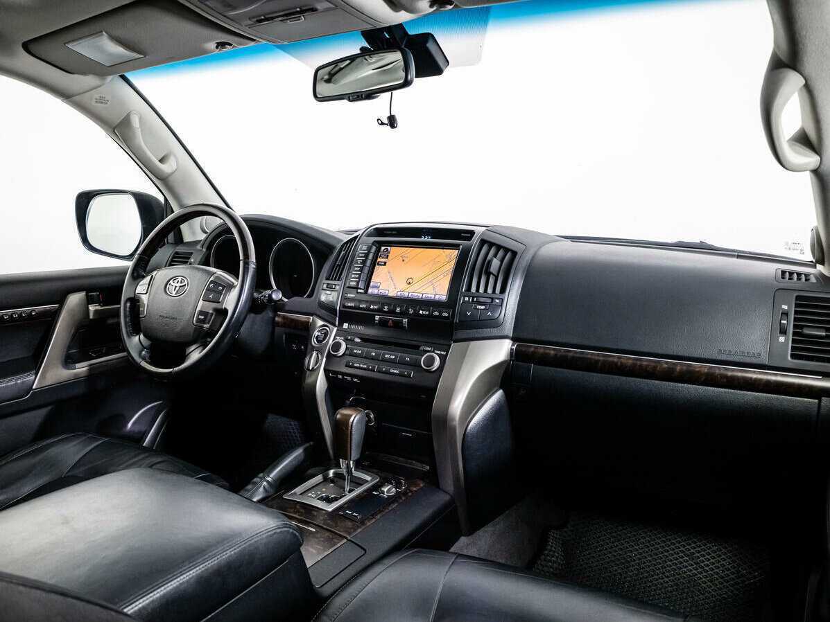 Toyota Land Cruiser с пробегом — 2011 год. Фото: #8