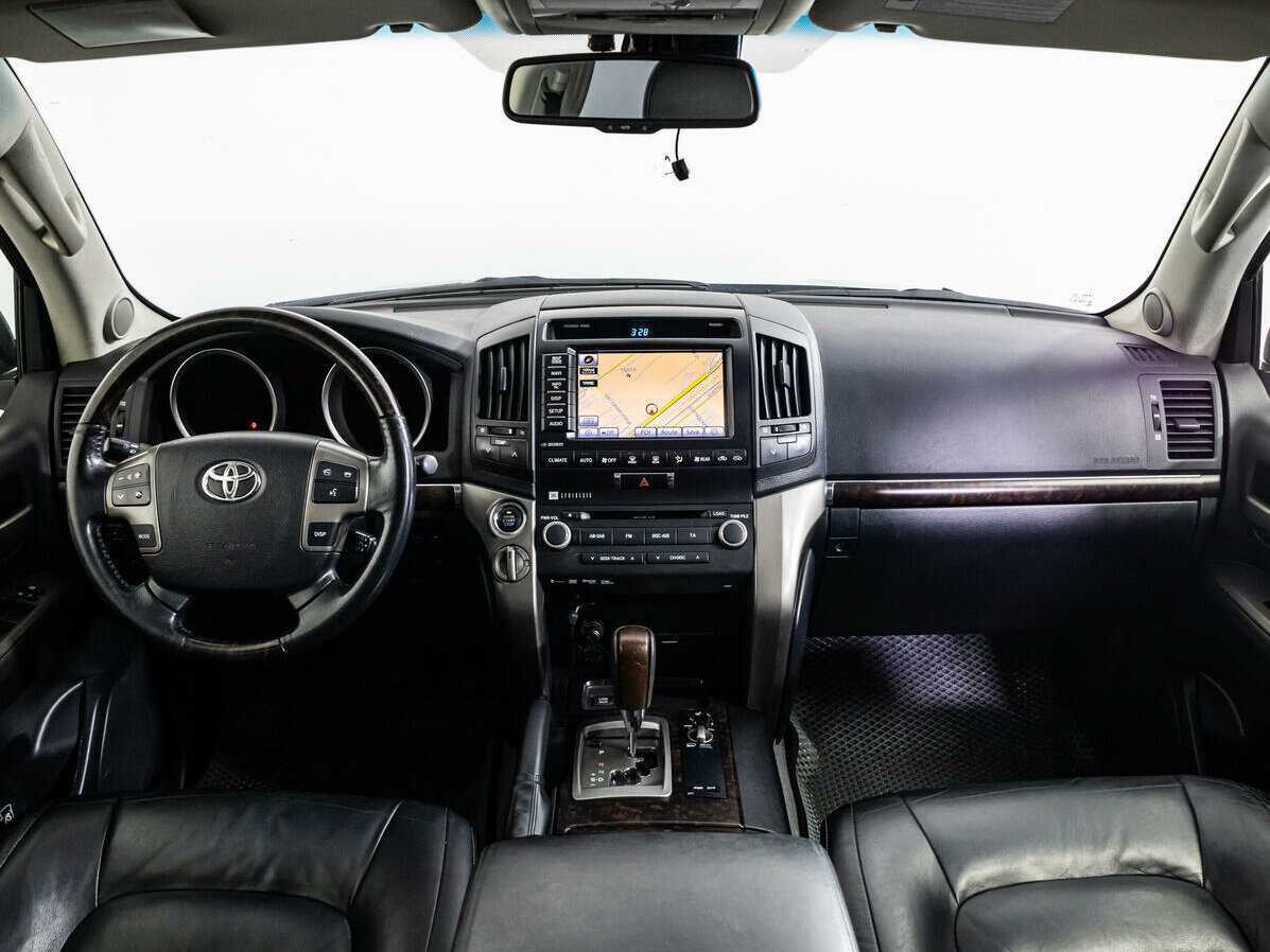 Toyota Land Cruiser с пробегом — 2011 год. Фото: #11