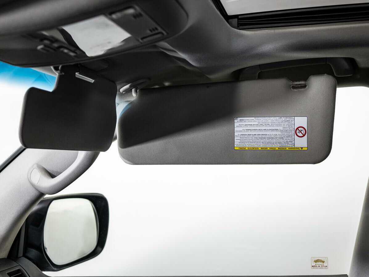 Toyota Land Cruiser с пробегом — 2011 год. Фото: #14