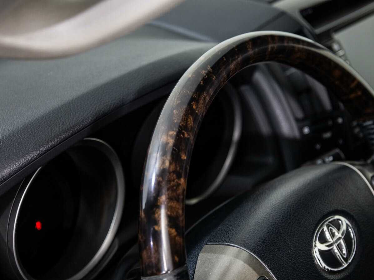 Toyota Land Cruiser с пробегом — 2011 год. Фото: #20