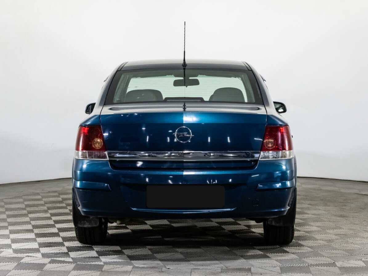 Opel Astra с пробегом — 2008 год. Фото: #4