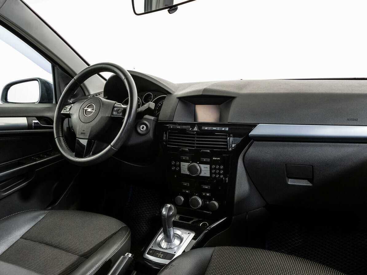 Opel Astra с пробегом — 2008 год. Фото: #6